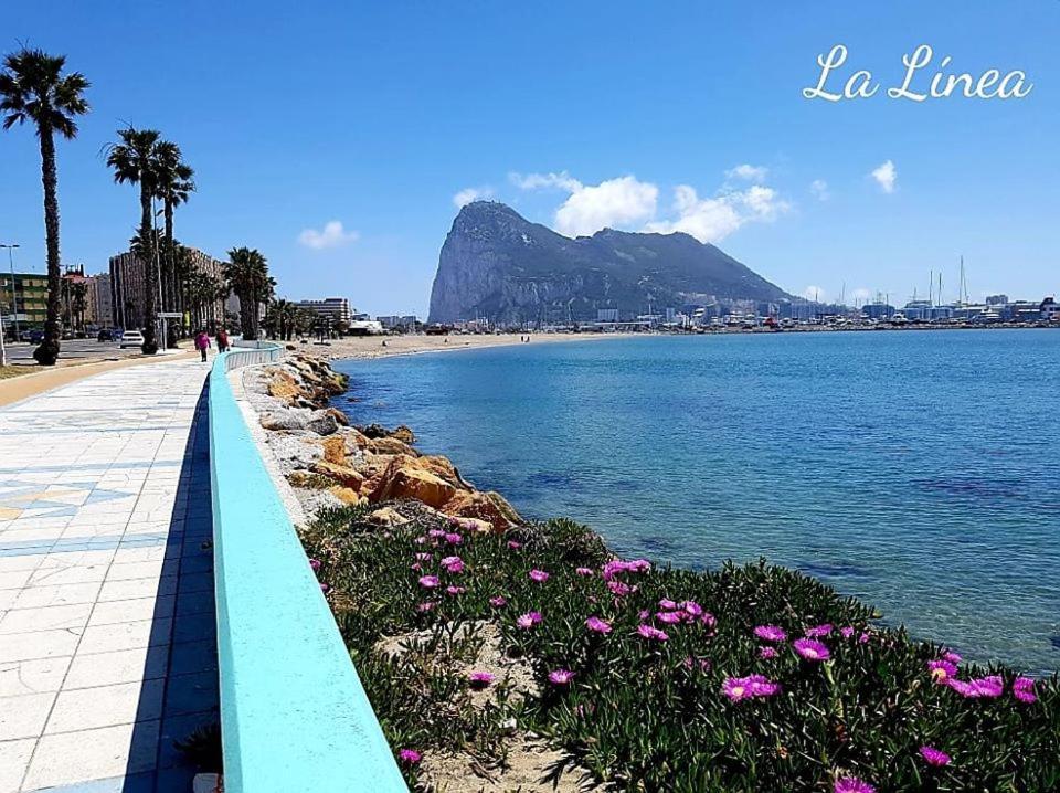 Practico Apartamento A 5 Min Andando De Gibraltar Y El Centro, Frente Al Mar La Linea de la Concepcion Ngoại thất bức ảnh