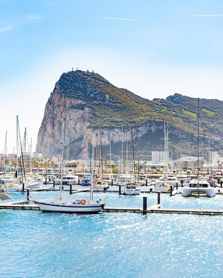 Practico Apartamento A 5 Min Andando De Gibraltar Y El Centro, Frente Al Mar La Linea de la Concepcion Ngoại thất bức ảnh