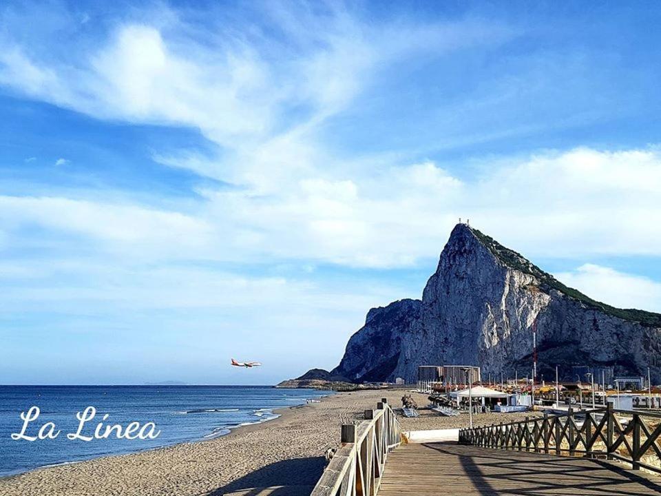Practico Apartamento A 5 Min Andando De Gibraltar Y El Centro, Frente Al Mar La Linea de la Concepcion Ngoại thất bức ảnh